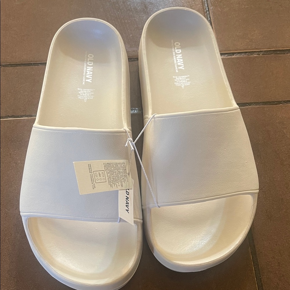 Old Navy White Rubber Slide Sandals